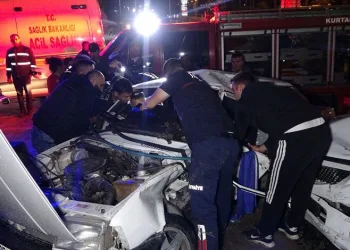 Antalya’da trafik kazasında can pazarı: 4 yaralı