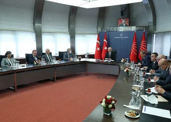 Kılıçdaroğlu, CHP’li büyükşehir belediye başkanlarını kabul etti