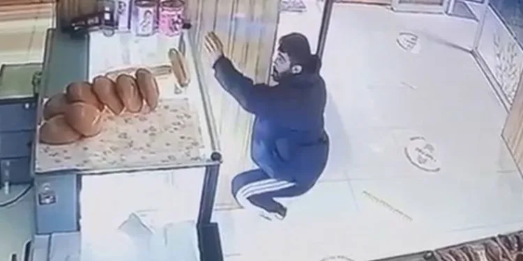 Bursa’da hırsız yardım kumbarasını çaldı