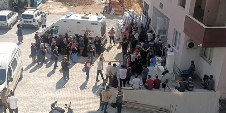 Asansör boşluğuna düşen işçi hayatını kaybetti