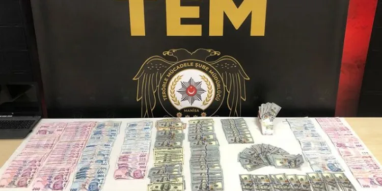 Manisa’da FETÖ operasyonu: 14 gözaltı