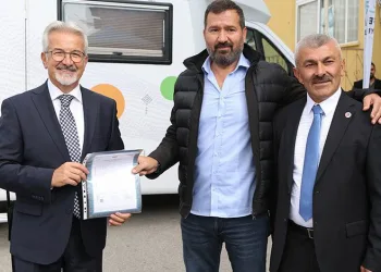 Nilüfer Doğanköy’de hak sahipleri tapularına kavuştu