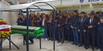 Selma öğretmen gözyaşlarıyla toprağa verildi