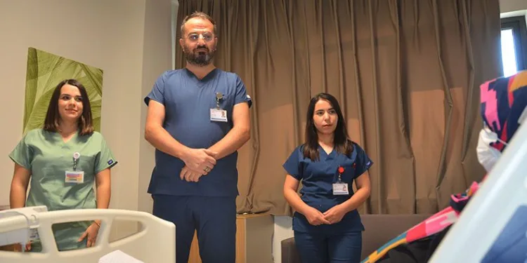 Bursa’da diyaliz hastası, ikiz bebek doğurdu