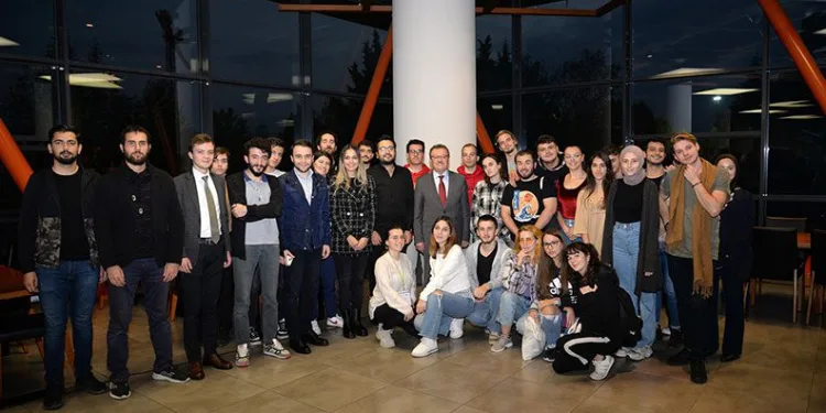 Rektör Kılavuz, misafir öğrencilerle buluştu