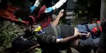 Antalya’da odun kesen adama kaya parçası çarptı