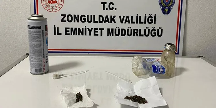 Zonguldak’ta uyuşturucudan 5 kişiye gözaltı