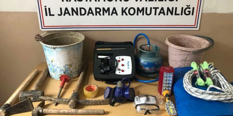 Kastamonu’da definecilere suçüstü: 5 gözaltı