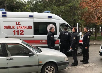 Boşanma aşamasındaki kocası tarafından bıçaklandı