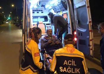Otomobil motosikletle çarpıştı: 1 yaralı