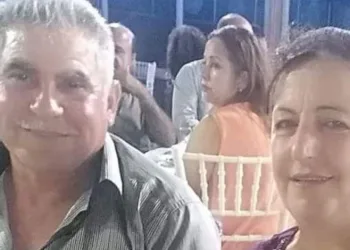 Hatay’da otomobil tarım aracına çarptı