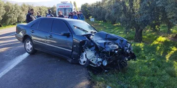Bursa’da otomobil ilaç tankerine çarptı: 3 yaralı