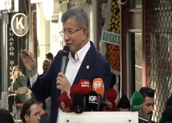 Ahmet Davutoğlu: “Para basıp asgari ücret artırılmaz”