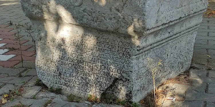 Bursa’da tarihi taş 2 bin yıllık şampiyonu ortaya çıkardı