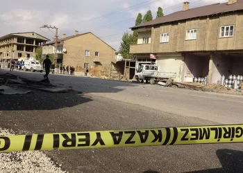 Hakkari’de faciadan dönüldü: 2 yaralı