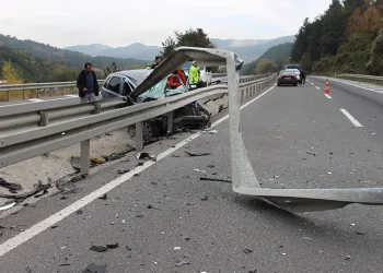 Bolu’da aşırı hız kaza getirdi: 4 yaralı