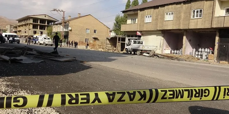 Hakkari’de faciadan dönüldü: 2 yaralı