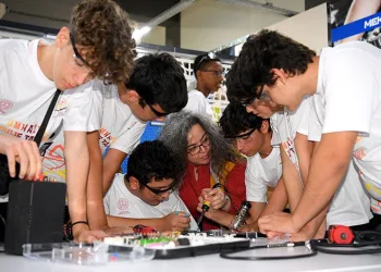 Bursa’da lisede elektrikli araç heyecanı
