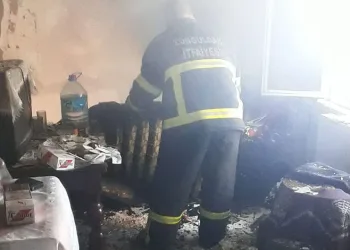 Zonguldak’ta ailesiyle birlikte yaşadığı evi yaktı
