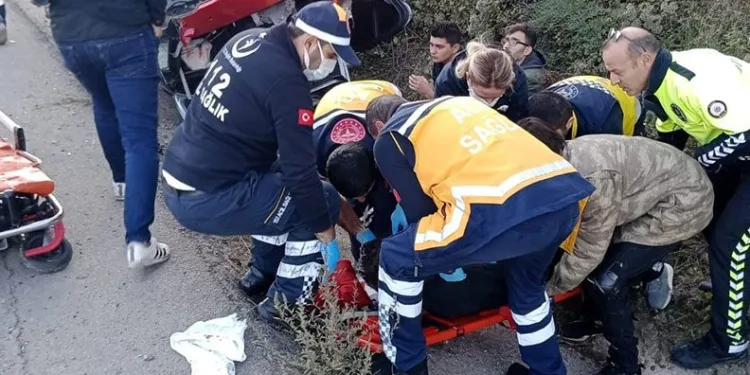 Bursa’da kaza! Otomobil su kanalına düştü