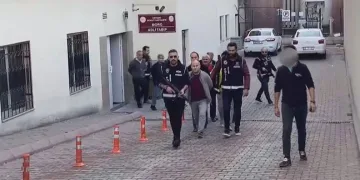 Kayseri’de FETÖ’ye finans sağlayan 20 kişi gözaltına alındı