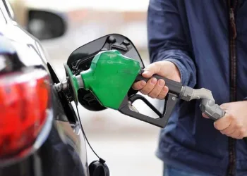 Benzin ve motorine peş peşe ikinci zam