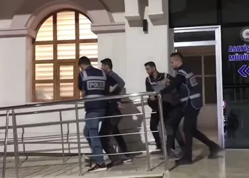 Konya’da çaldıkları kamyoneti parçalatamadan yakalandılar
