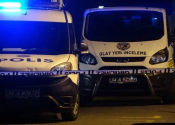 Seyir halindeki araçtan kurşun yağdırdılar