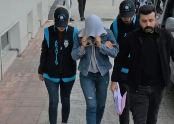 Ölen bebeğini çatıda saklayıp sonrasında tarlaya gömmüş