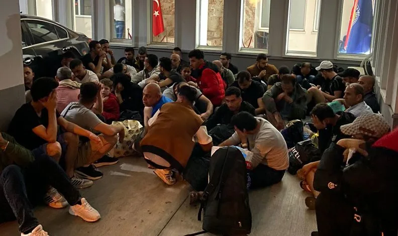 Otelde 66 düzensiz göçmen yakalandı
