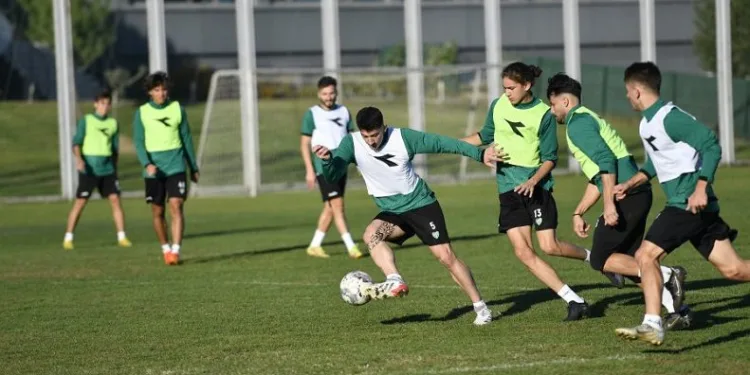 Bursaspor, İnegölspor maçının taktiğini yaptı