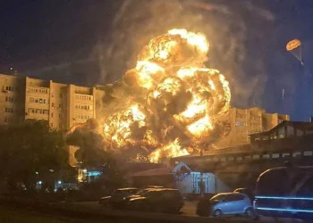 Rusya’da yerleşim bölgesine uçak düştü