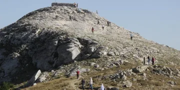 Kazdağları’nın zirvesi turistlerin ilgisini çekiyor