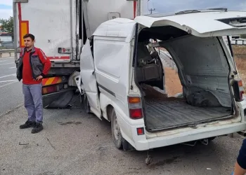 Bursa’da TIR’a çarpan aracın sürücüsü öldü