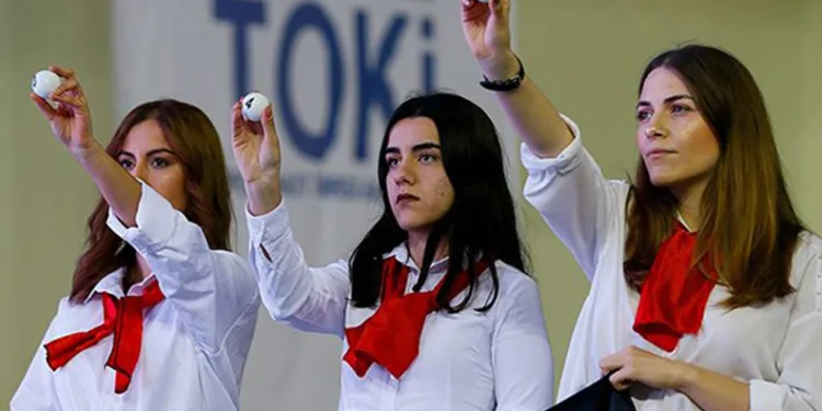 Sosyal konutta kura çekim tarihi belli oldu