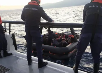 35 düzensiz göçmen kurtarıldı