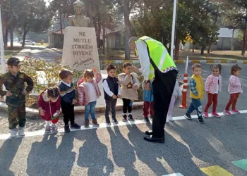 ‘Minik trafik dedektifleri’ hata yapanları affetmeyecek
