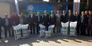 Bursa’da çiftçilere buğday tohumu dağıtıldı