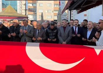 Hayatını kaybeden işçi toprağa verildi