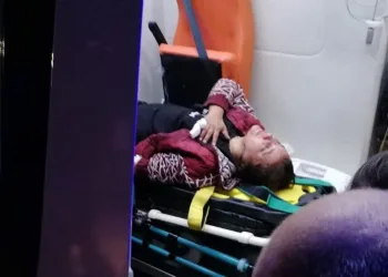 Otomobil uçuruma yuvarlandı