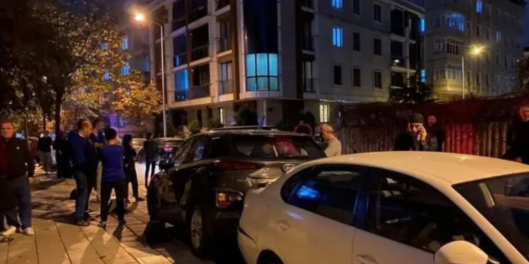 Polis’ten kaçtı, otomobillere çarptı