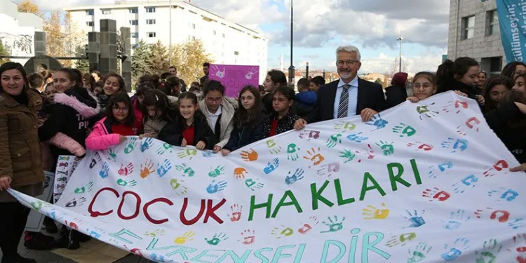 Nilüferli çocuklar, hakları için yürüdü