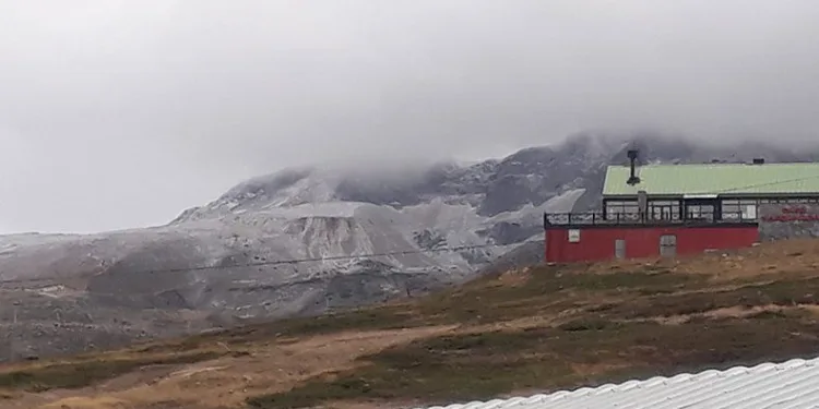Uludağ’ın zirvesi beyaza büründü