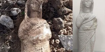 Kanalizasyon çalışmasında antik heykel bulundu