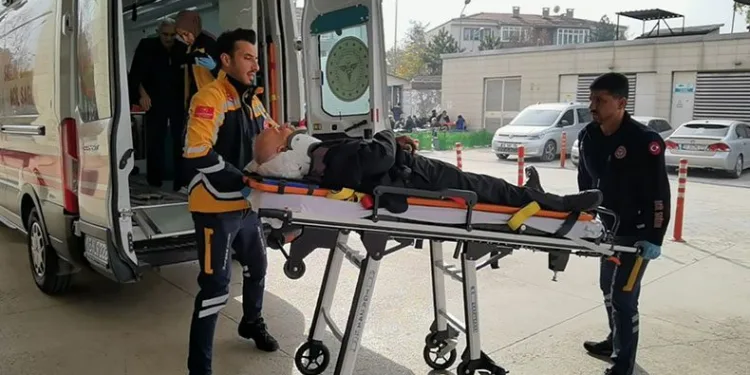 Bursa’da 2 otomobil çarpıştı: 3 yaralı