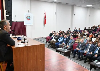 Başkan Aktaş’tan üniversitelilere altın öğütler
