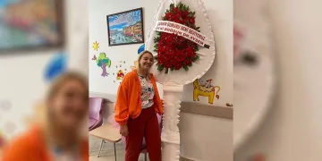 İnandırıcı olmak için çelenk  yaptırmış