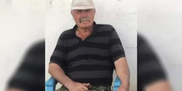 Koyunlarını beslerken ağaçtan düşüp öldü
