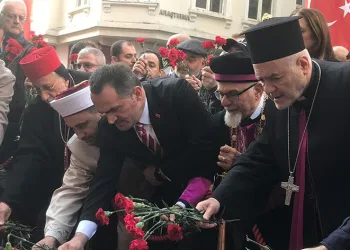 İstiklal Caddesi’nde anlamlı yürüyüş