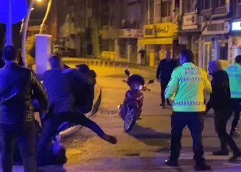 Kazanın ardından tekmeli yumruklu kavga